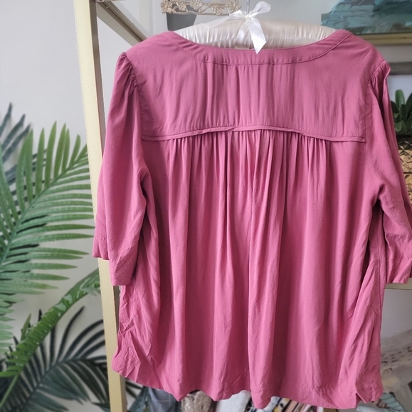 Loft Berry / Magenta 3/4 Sleeve Henley 3/4 Sleeve Fall Top - Women's Size Small - Picture 6 of 6
